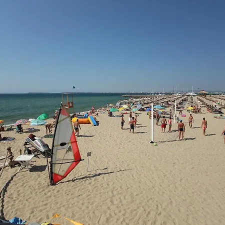 Arena Complex Хотел